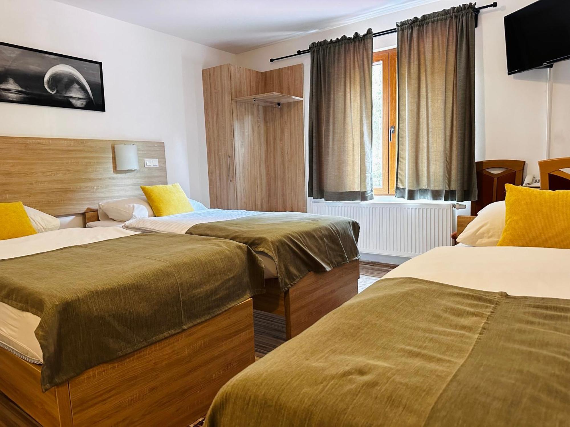 Motel Stovrela Цазин Экстерьер фото