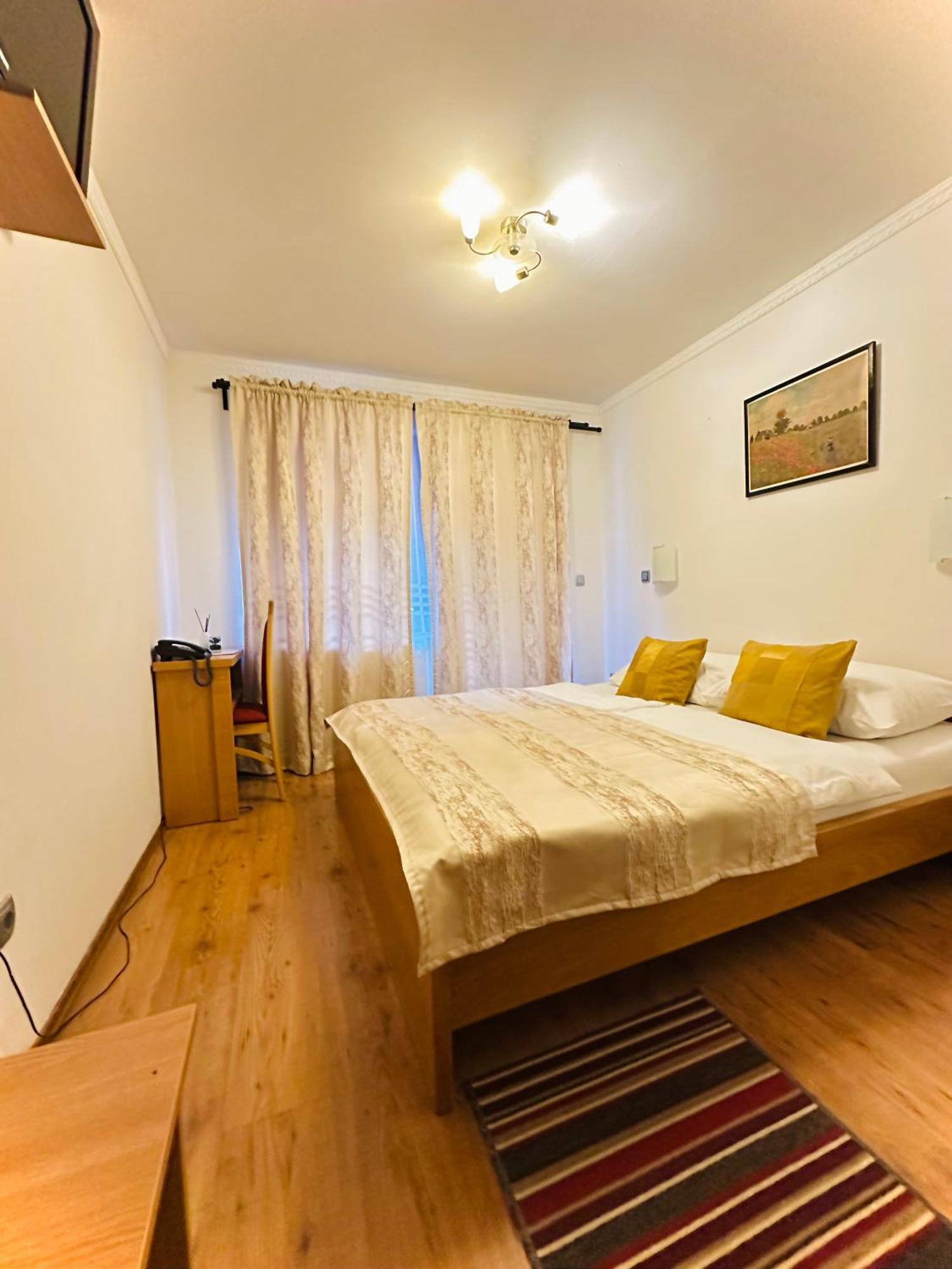 Motel Stovrela Цазин Экстерьер фото
