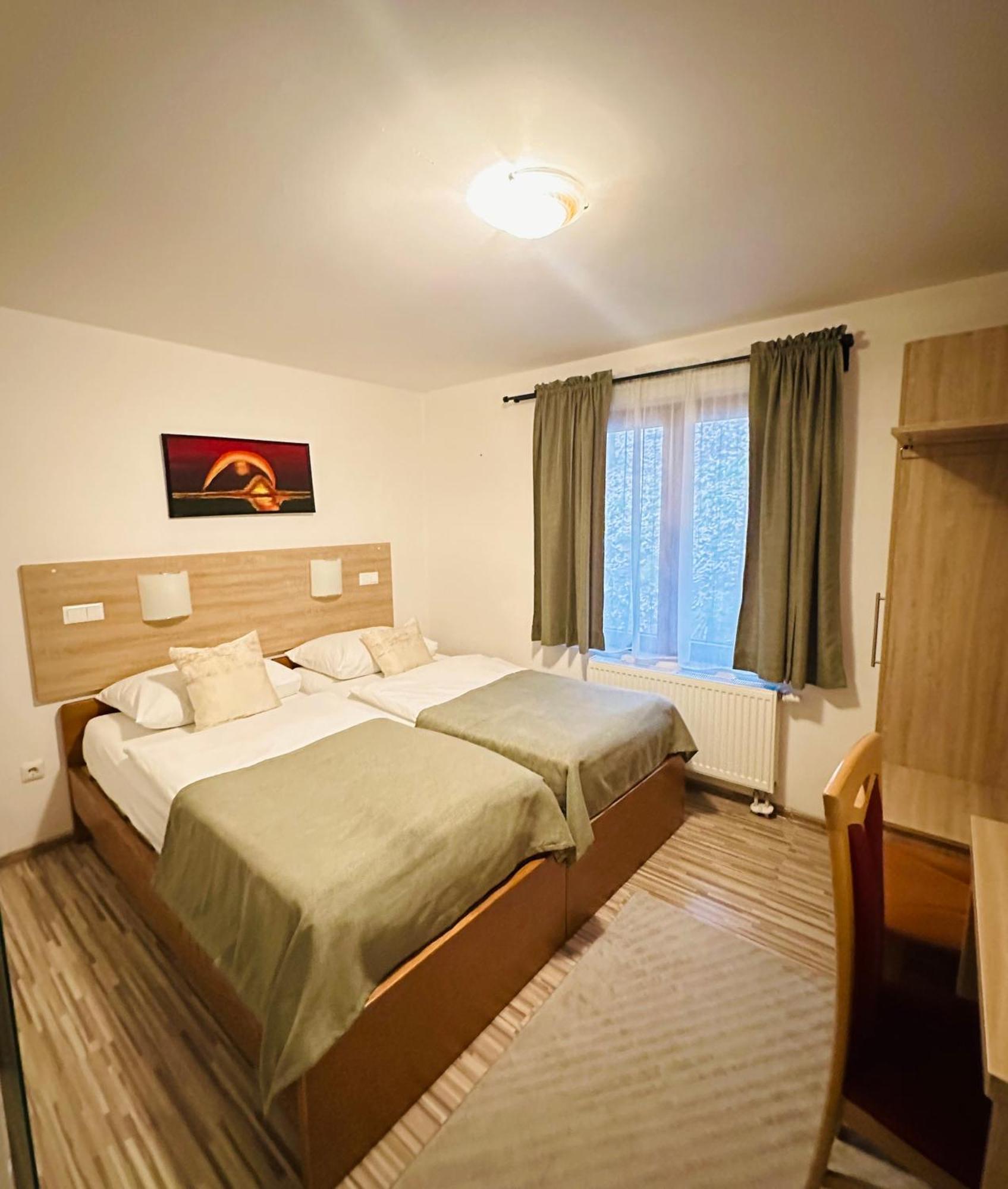 Motel Stovrela Цазин Экстерьер фото