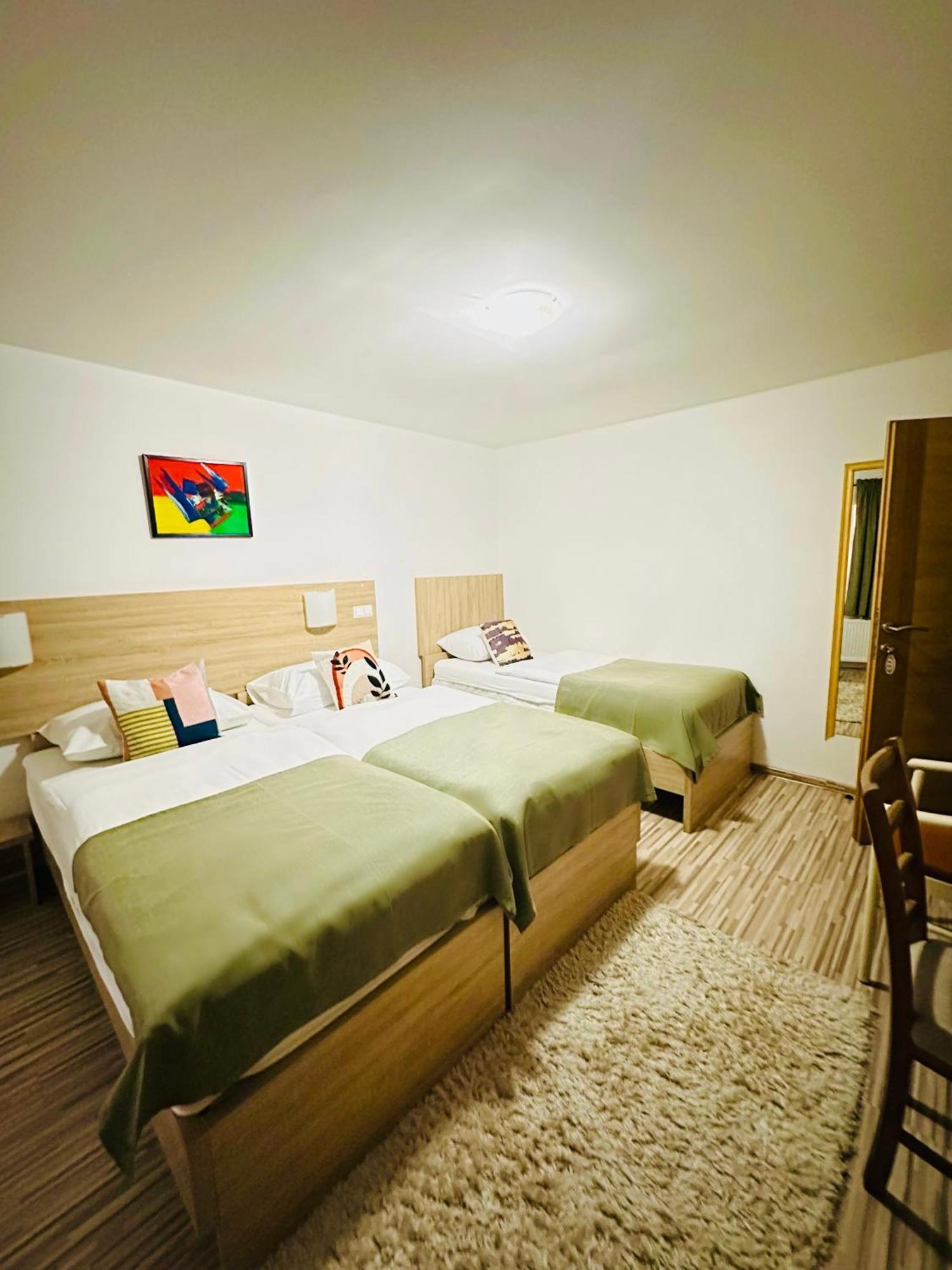 Motel Stovrela Цазин Экстерьер фото