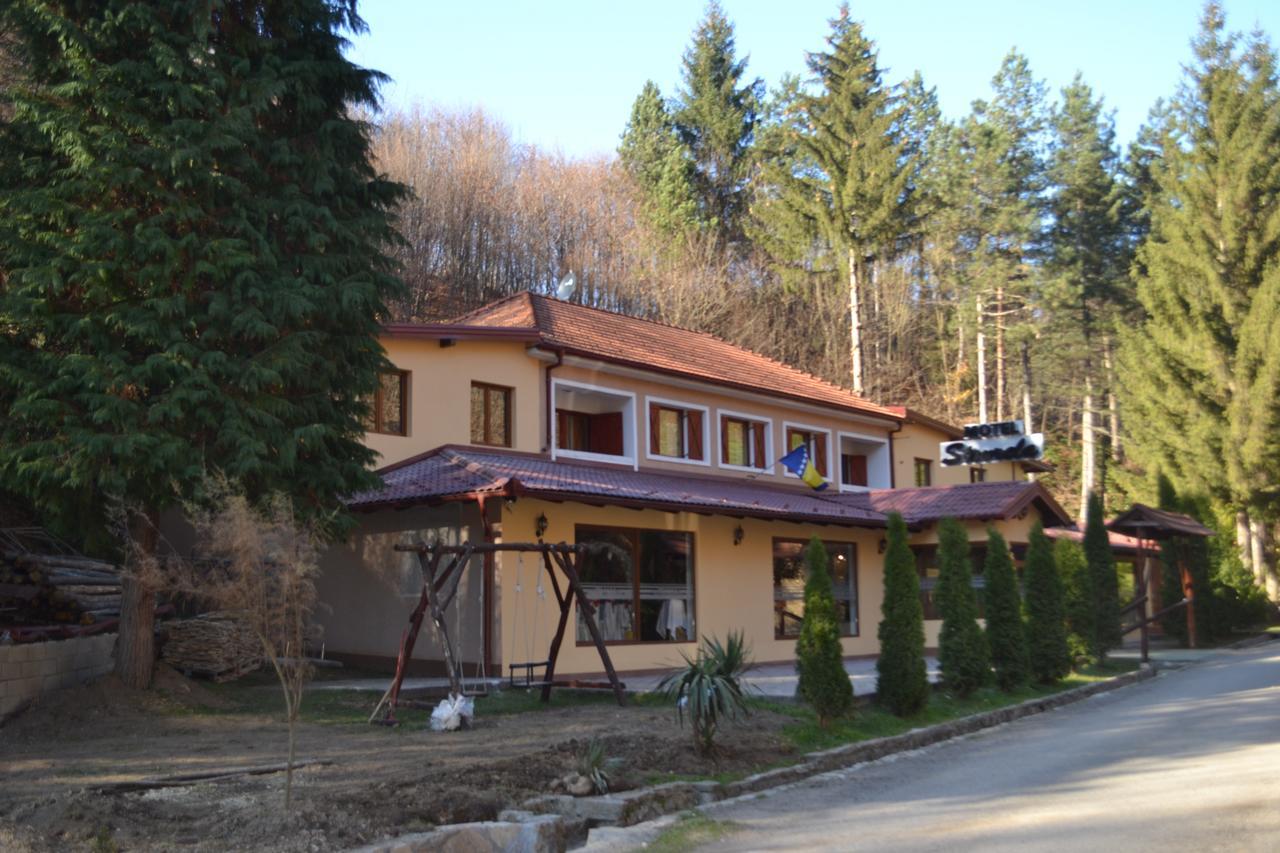 Motel Stovrela Цазин Экстерьер фото